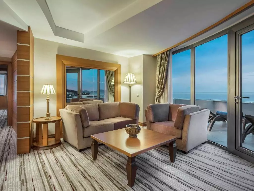 RIXOS SUNGATE